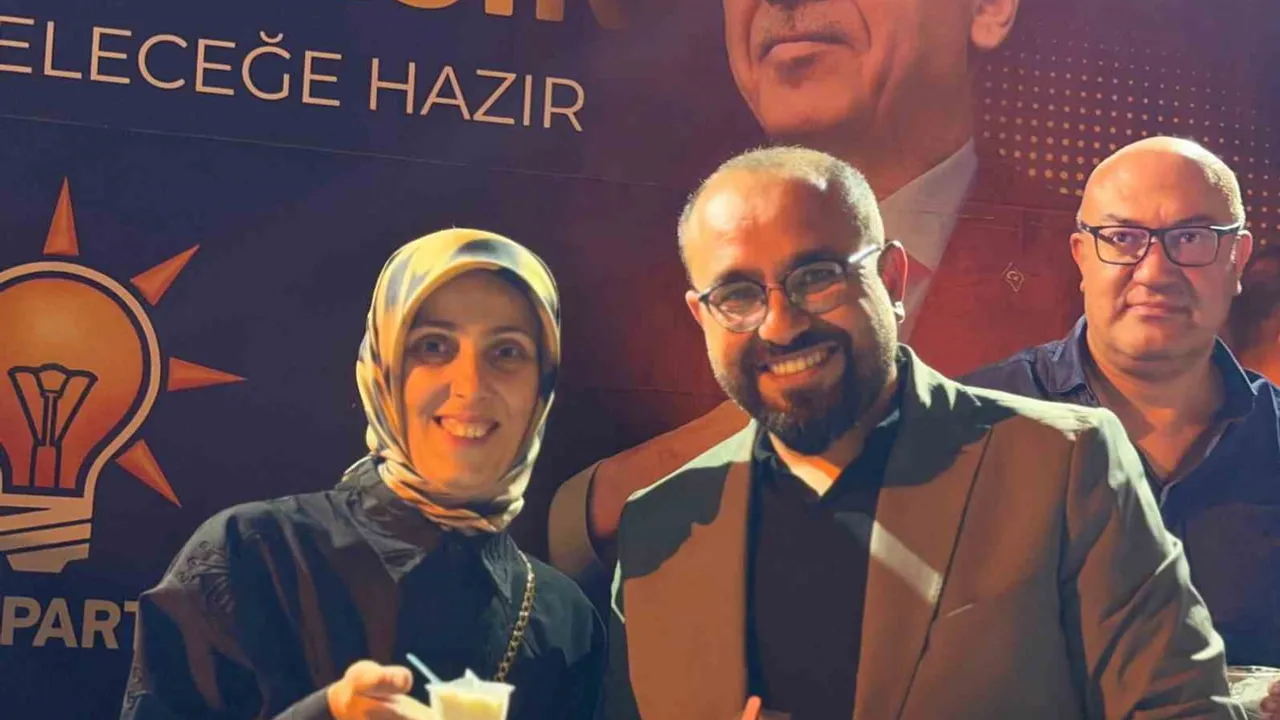 Mevlid kandilinde AK Parti il başkanından çocuklara dondurma ikramı
