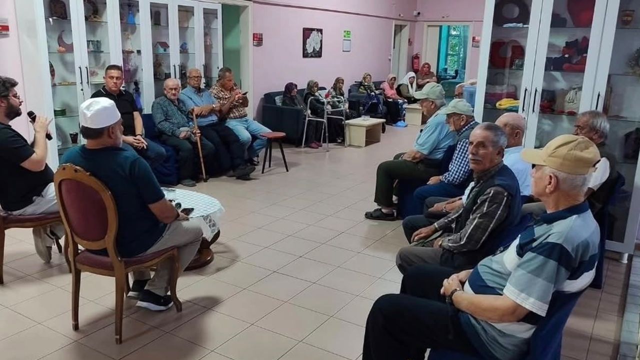 Mevlid kandilinde huzurevinde dayanışma ve dua gecesi