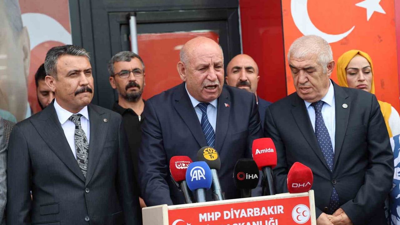 MHP Diyarbakır'da il başkanlığı devir teslimi: yeni dönem birlik vurgusuyla başladı