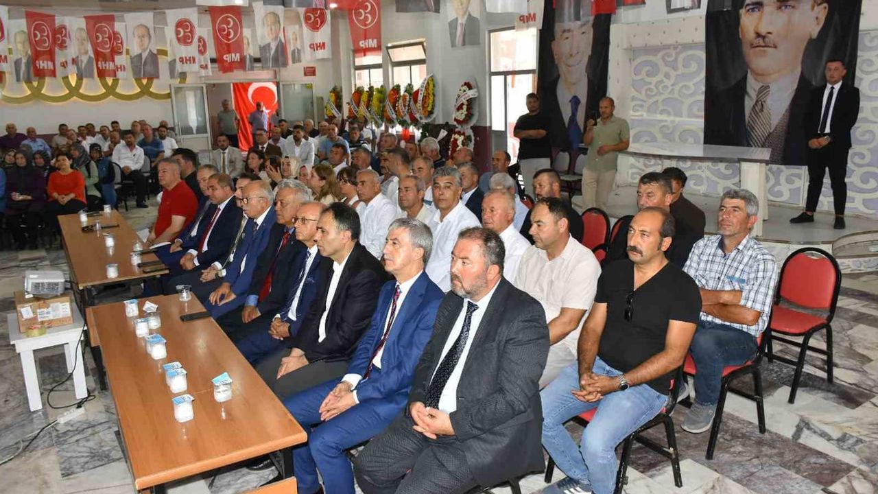 MHP Gördes'te yeni dönem: inşaat mühendisi Turgut Yıldızhan ilçe başkanı seçildi