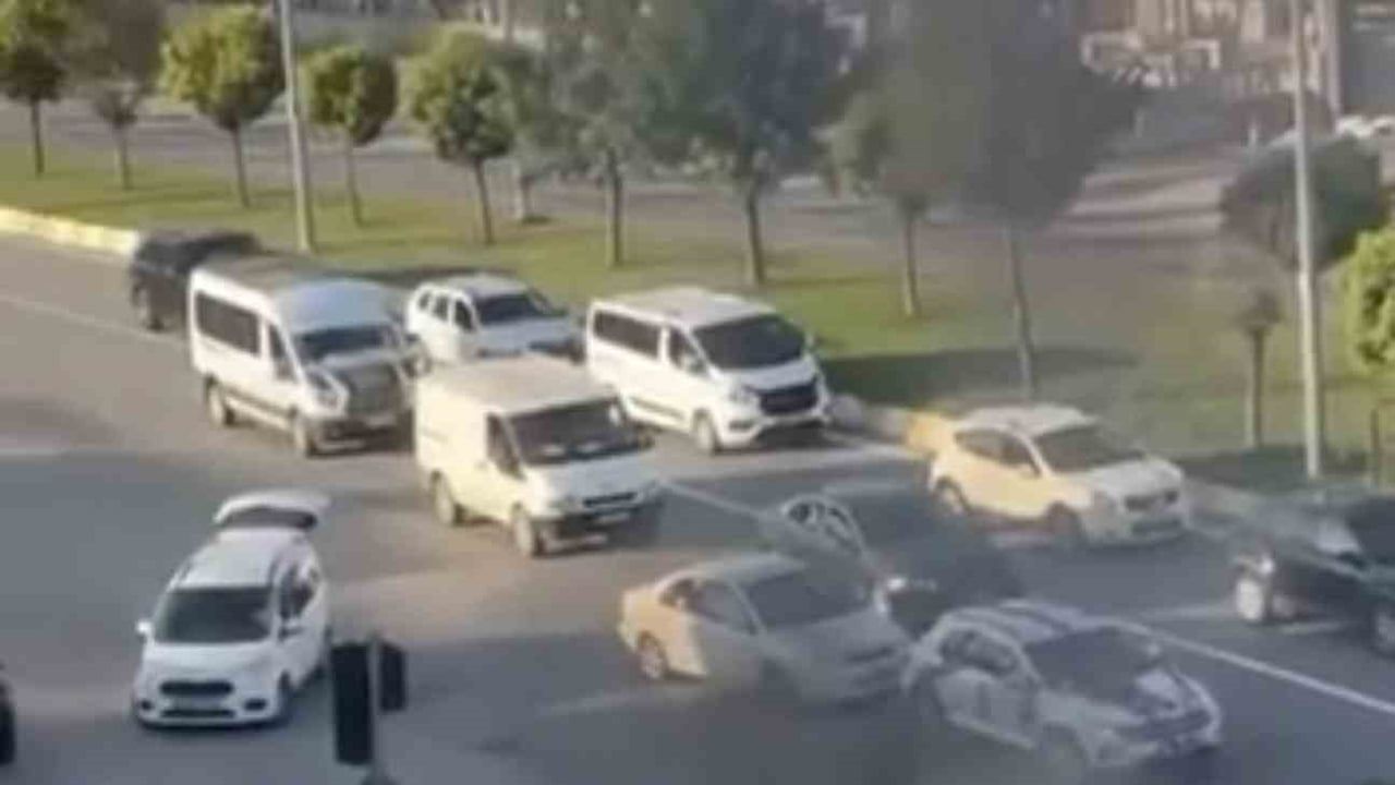 Mikser sürücüsünün müdahalesi seyir halindeki aracı alevlerden kurtardı