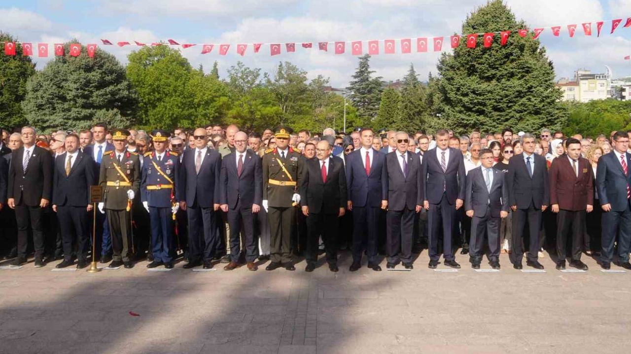 Milletin birliği valilikten meydana: 30 Ağustos coşkusu Balıkesir'de