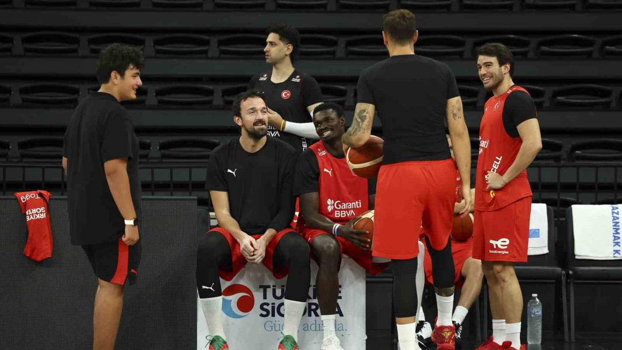 Milliler Litvanya sınavı öncesi taktik provasını sürdürdü