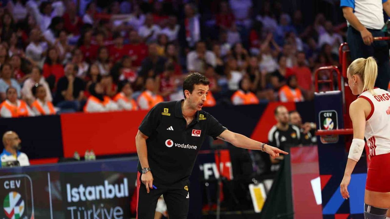 Milliler polonya öncesi Almanya'yı yenerek grupta 4'te 4 yaptı