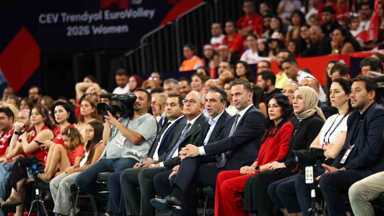 Milliler Sinan Erdem'de Letonya'yı üç sette geçti