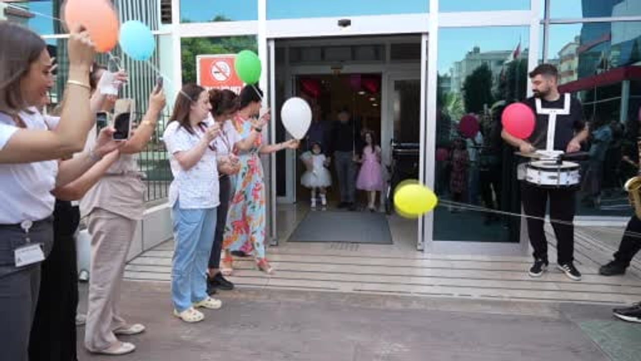 Minik Berra lösemiyi yenip doğum gününde hastaneden bando ile uğurlandı