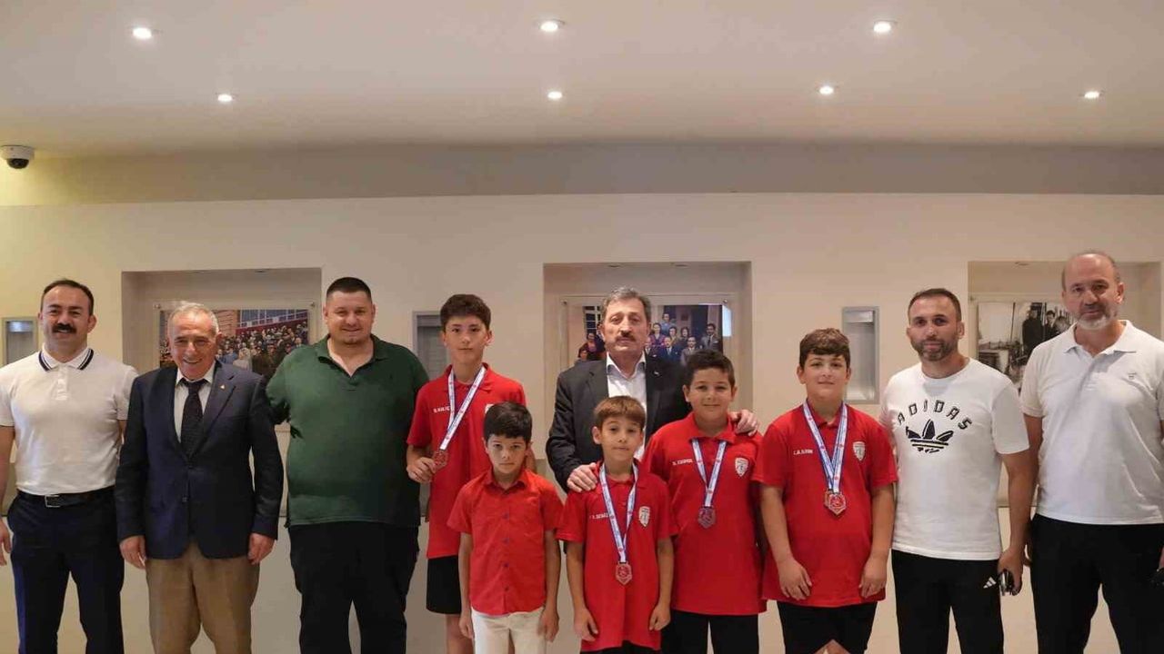 Minik güreşçilerden Samsun'a altyapı başarısı