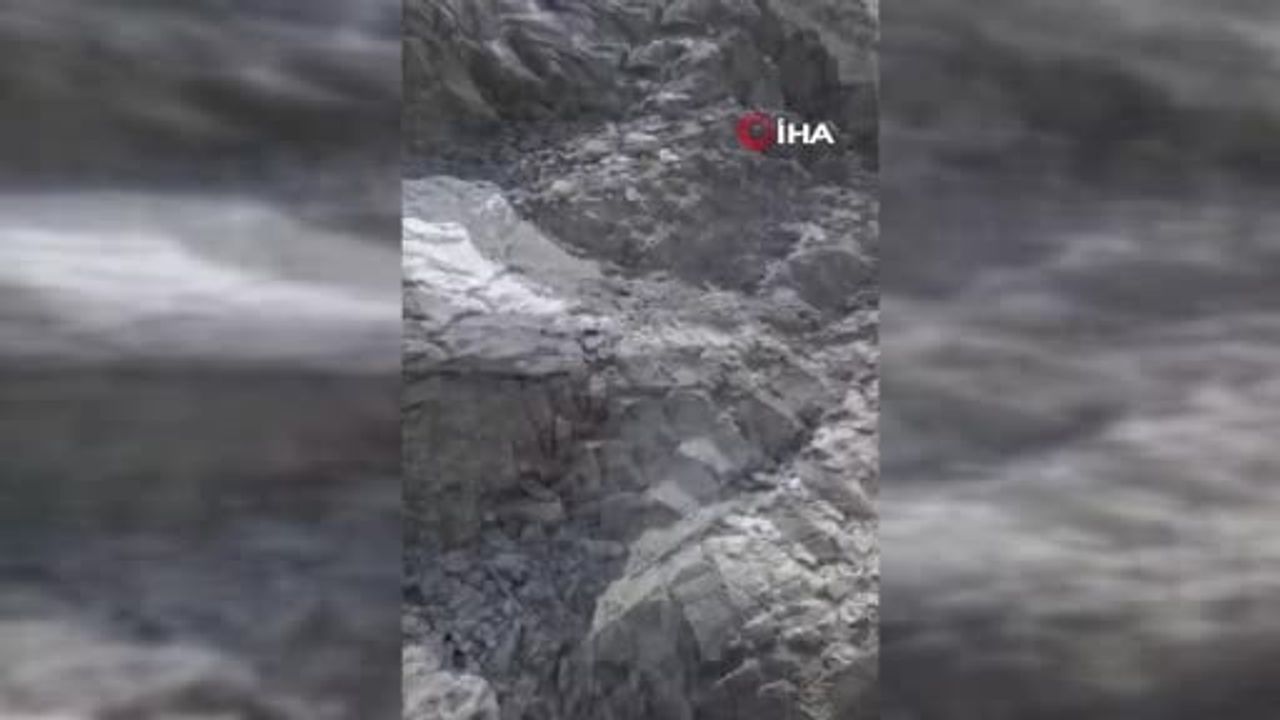 Mont Blanc'ta kaya düşüşü Gouter koridorunda tırmanışları risk altına aldı