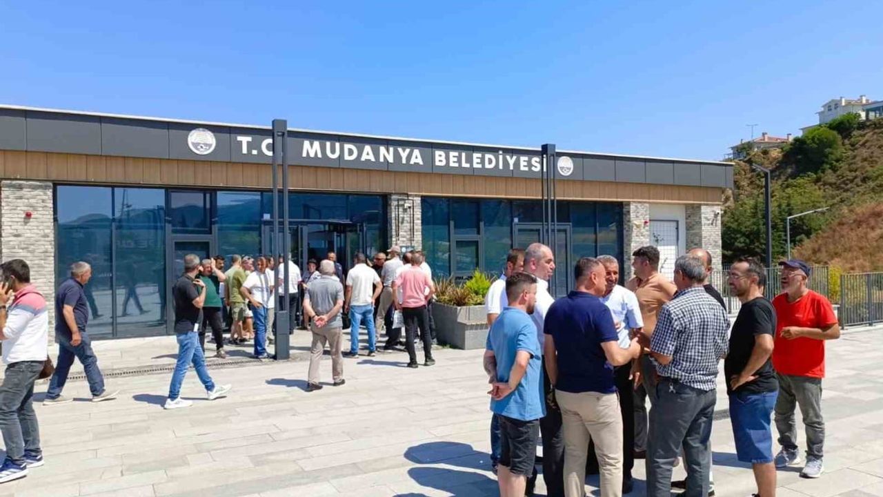 Mudanya'da belediye şirketinin ihaleye girişi esnaf tepkisini artırdı