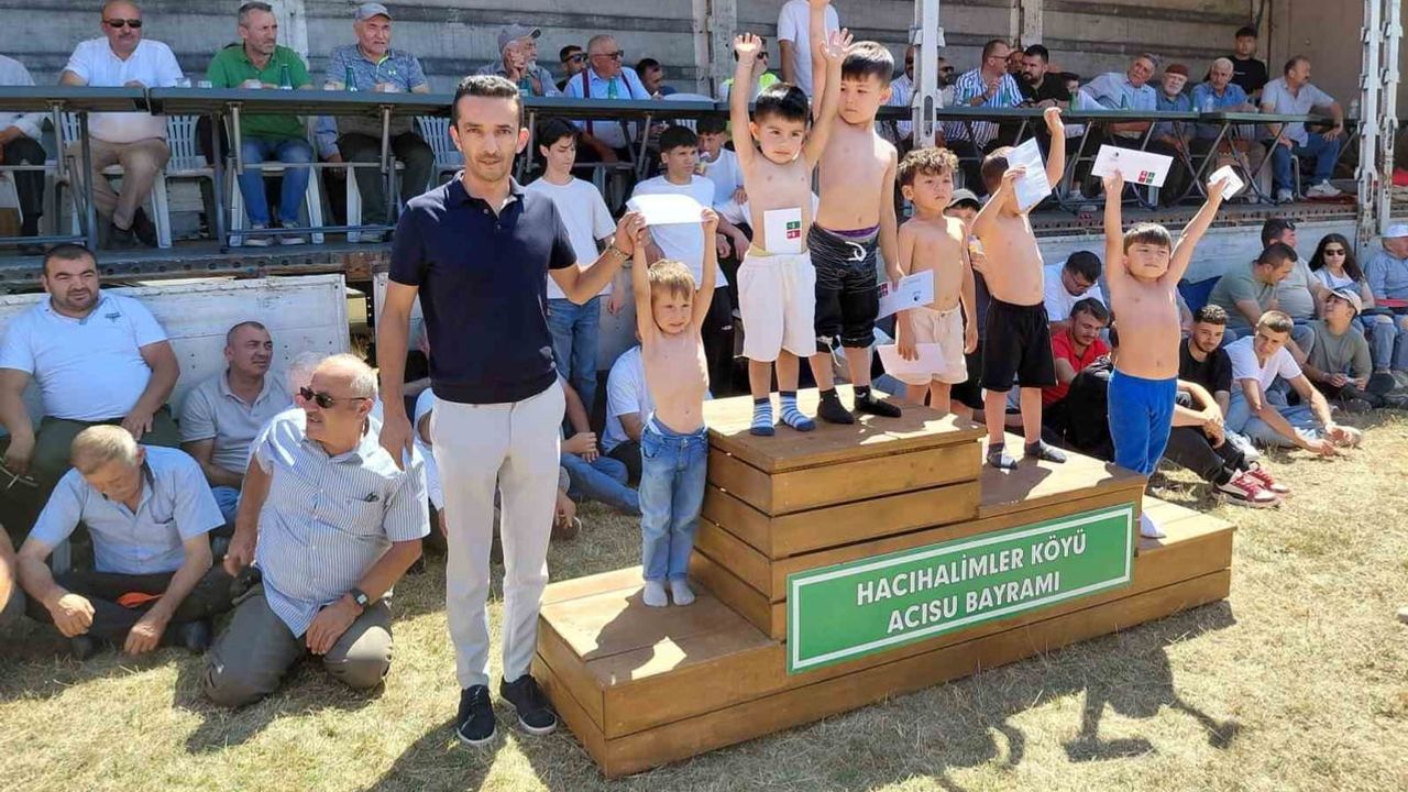 Mudurnu'da Hacıhalimler Köyü'nde hacet bayramı ve karakucak güreşleri coşkuyla gerçekleşti
