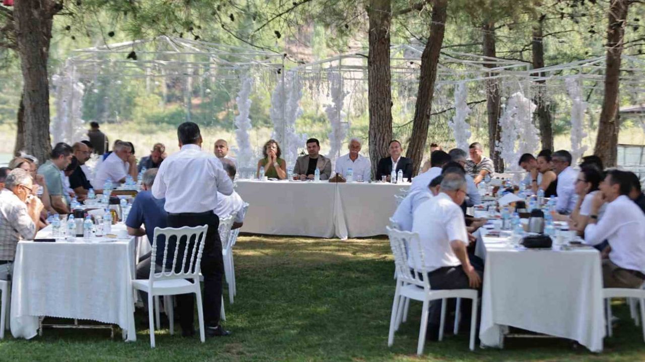 Muğla büyükşehir Ula'da mahalle taleplerini sahada değerlendirdi