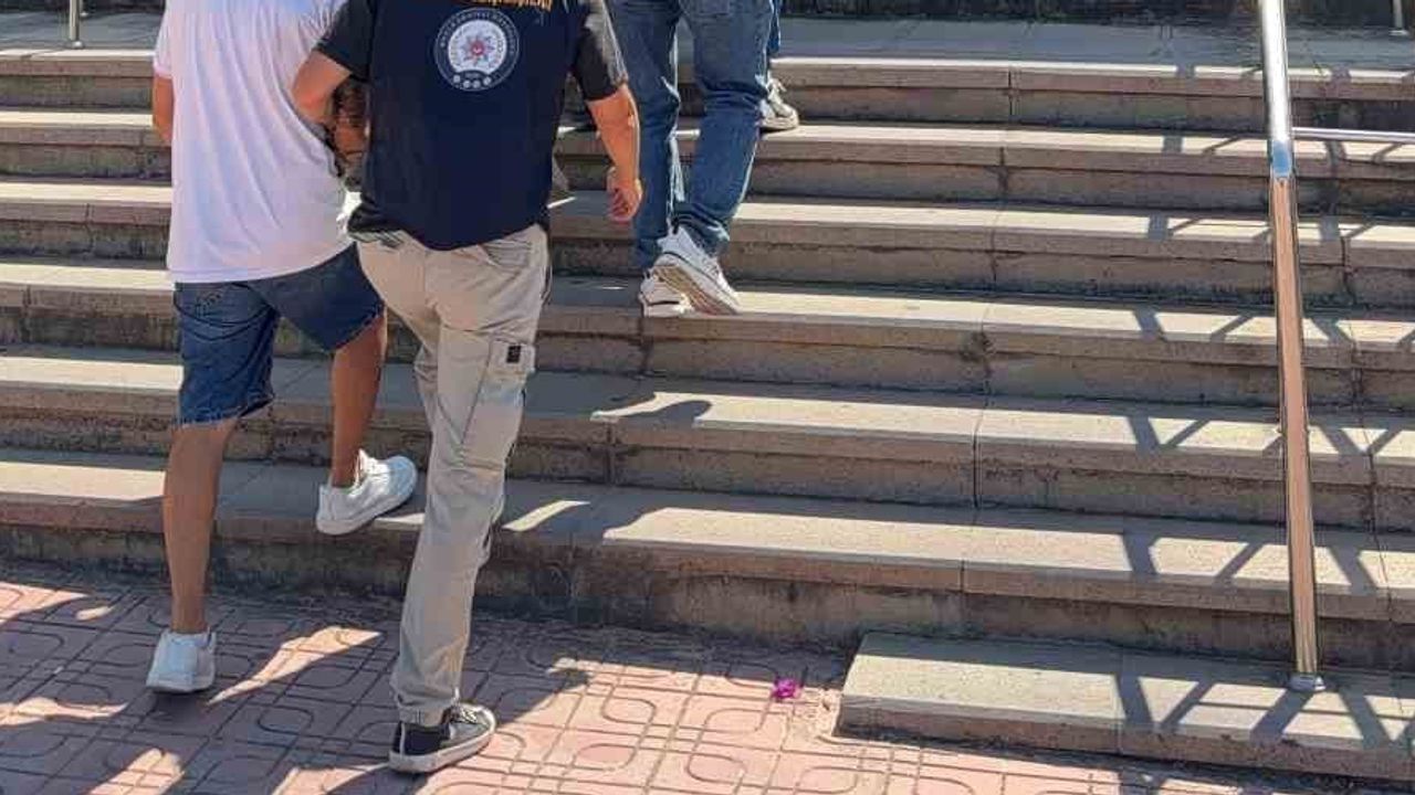 Muğla'da göçmen kaçakçılığı operasyonu: 5 şüpheli tutuklandı