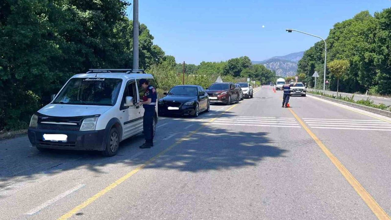 Muğla'da jandarma temmuz uygulamasında 481 aranan şahıs yakalandı