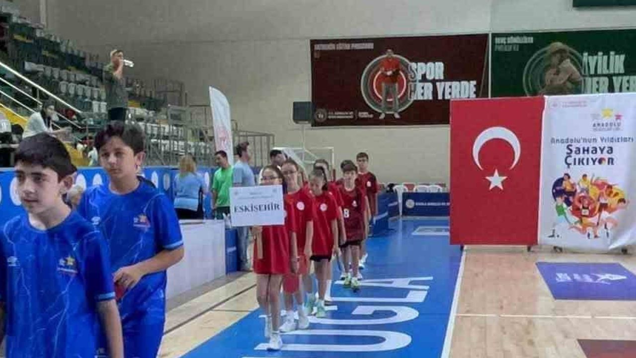 Muğla'da yıldız adayları masa tenisinde sahaya çıktı