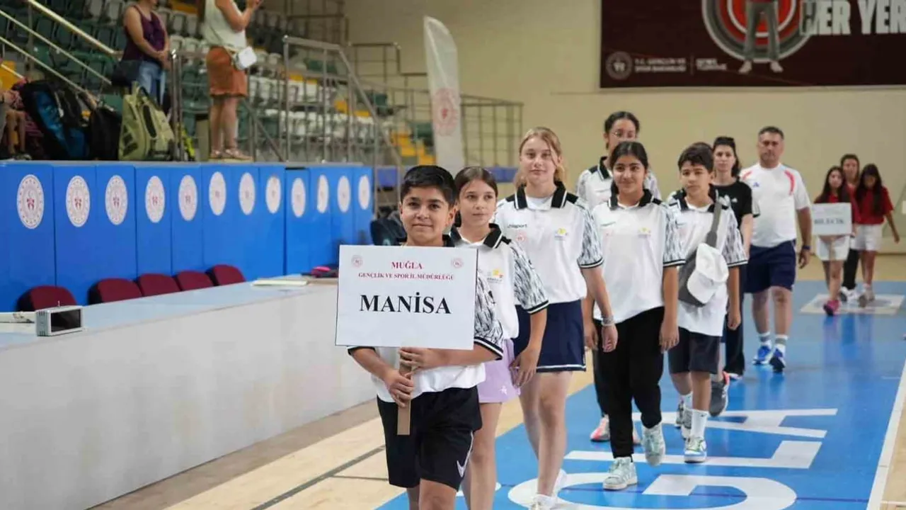 muğla kortlarında yeni tenis yıldızları parlıyor