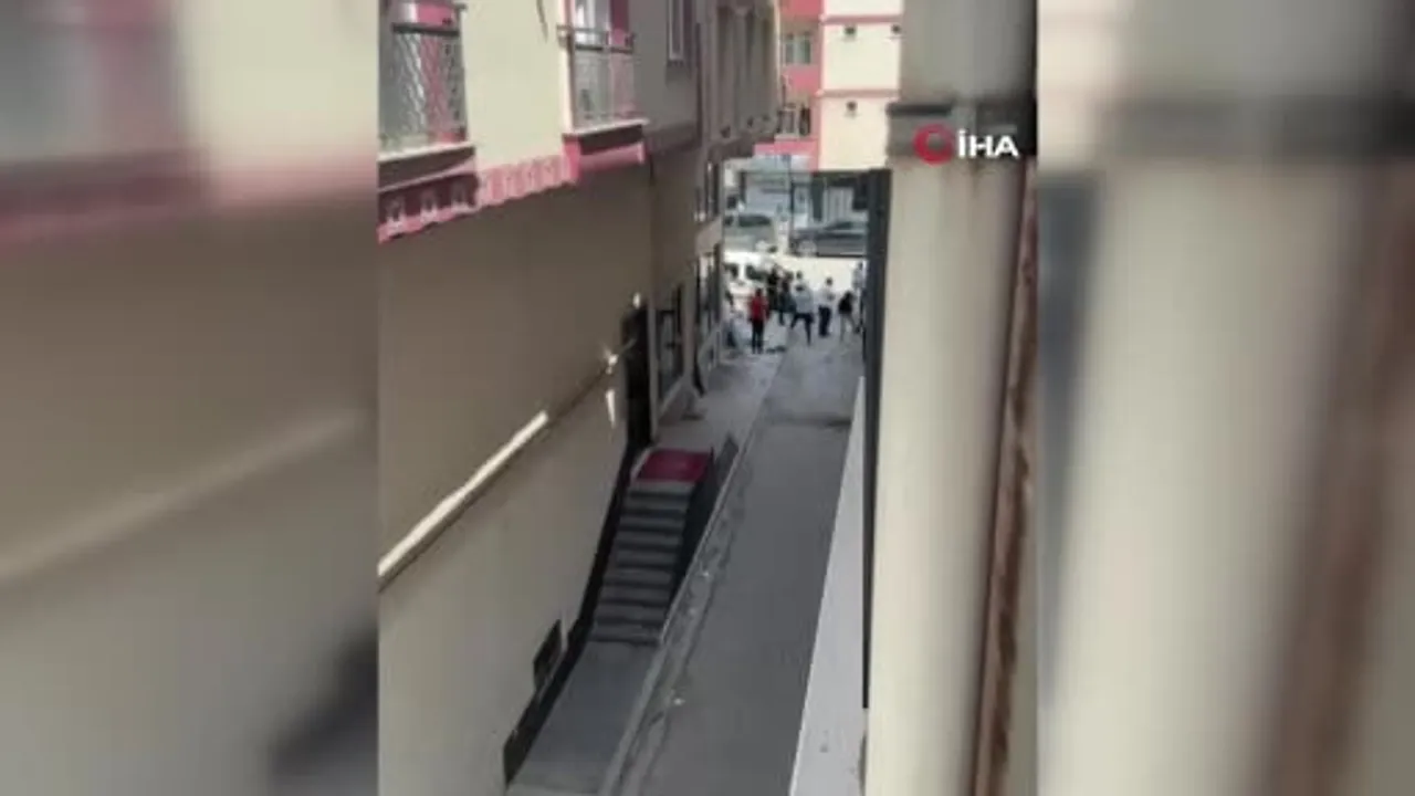 Muradiye'de taşlı sopalı arbede polisi TOMA müdahalesiyle sona erdi