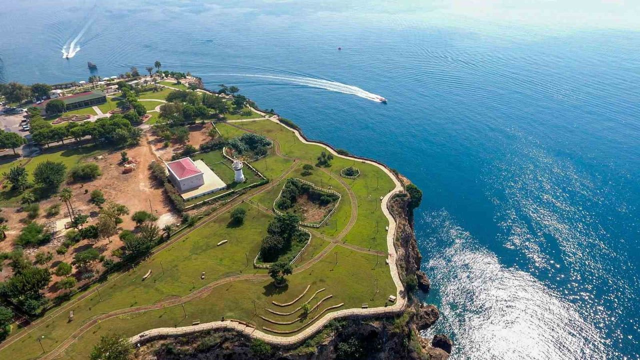 Muratpaşa parklarında sensör destekli sulama 3 yılda milyarlarca litre suyu korudu