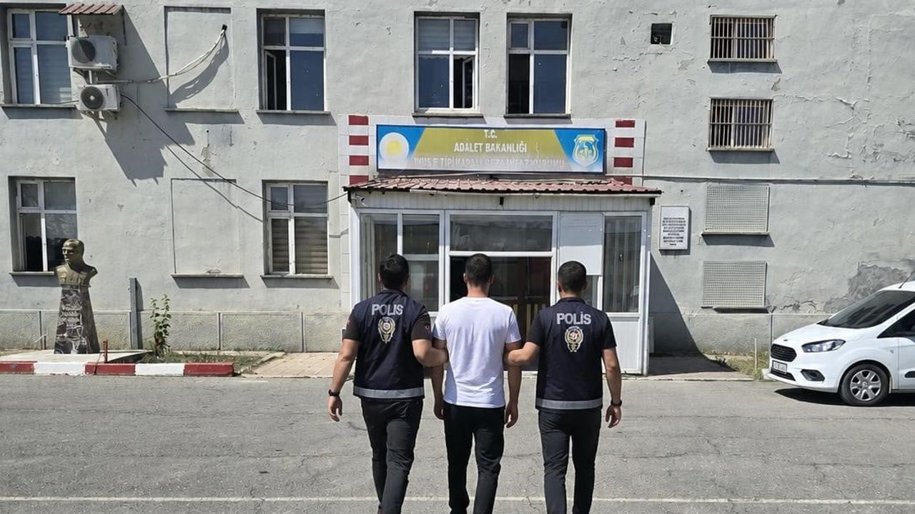 Muş'ta kesinleşmiş hapis cezası bulunan şüpheli adliyeden cezaevine gönderildi
