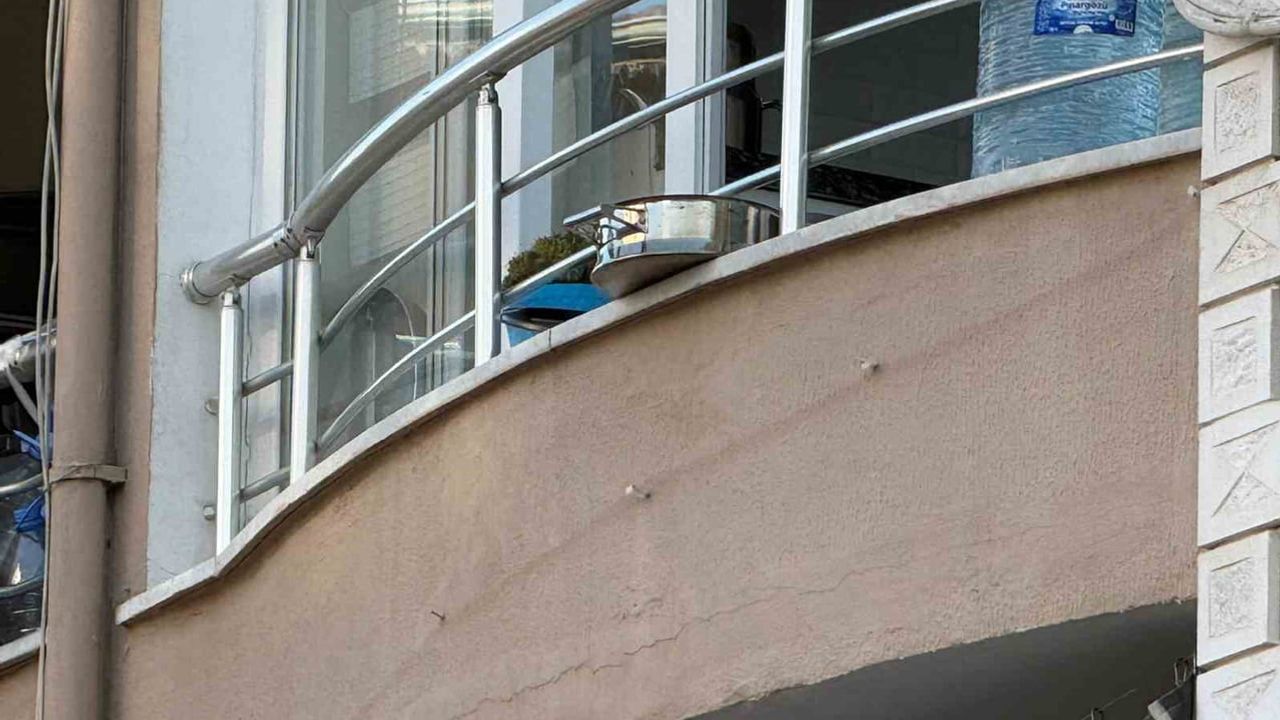 Mutfakta unutulan yemek daireyi dumana boğdu, itfaiye müdahale etti