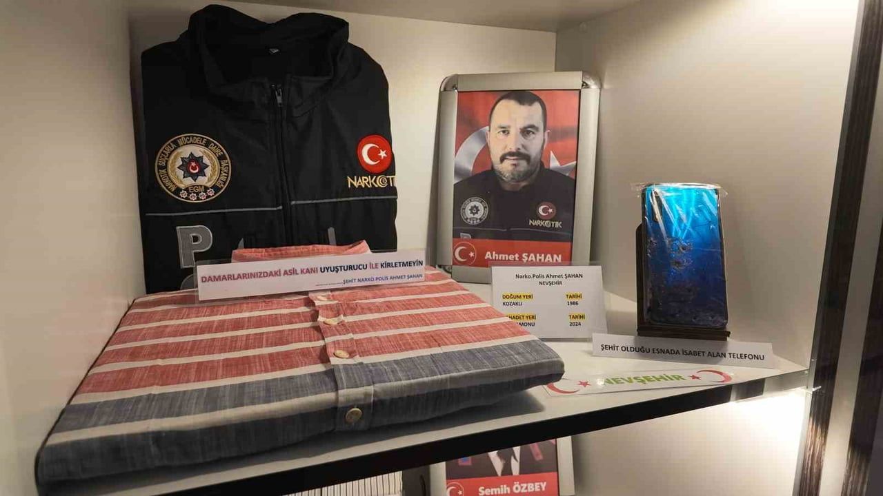 müzedeki cep telefonu şehit polisin son anını gözler önüne seriyor