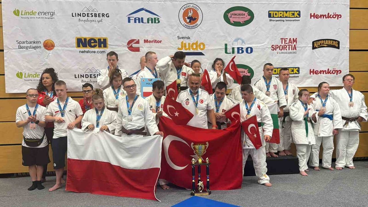 Namağlup zafer: özel sporcular Judown mix takımı dünya şampiyonu