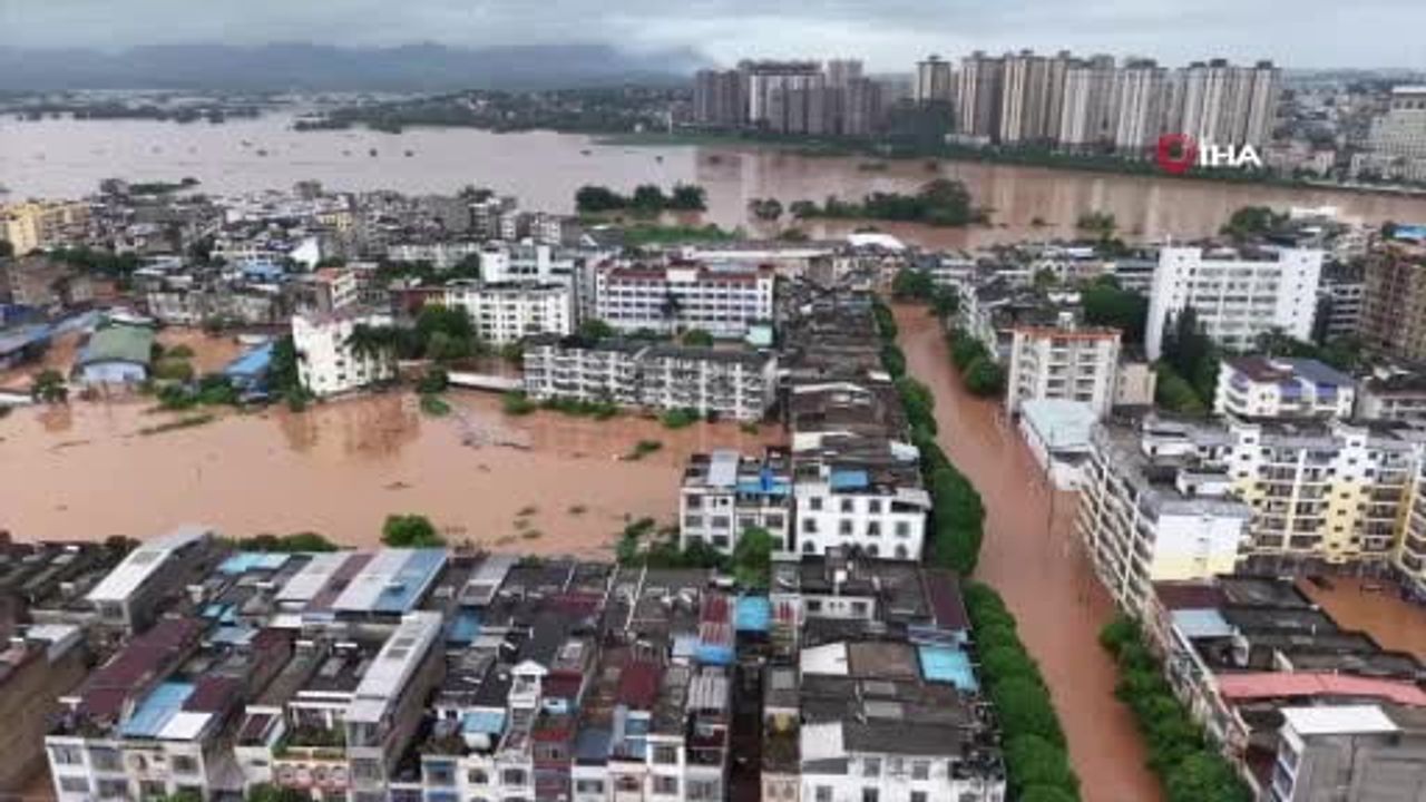 Narra tayfunu: güney Çin ile kuzey Vietnam'da sel, 54 bin kişi tahliye edildi