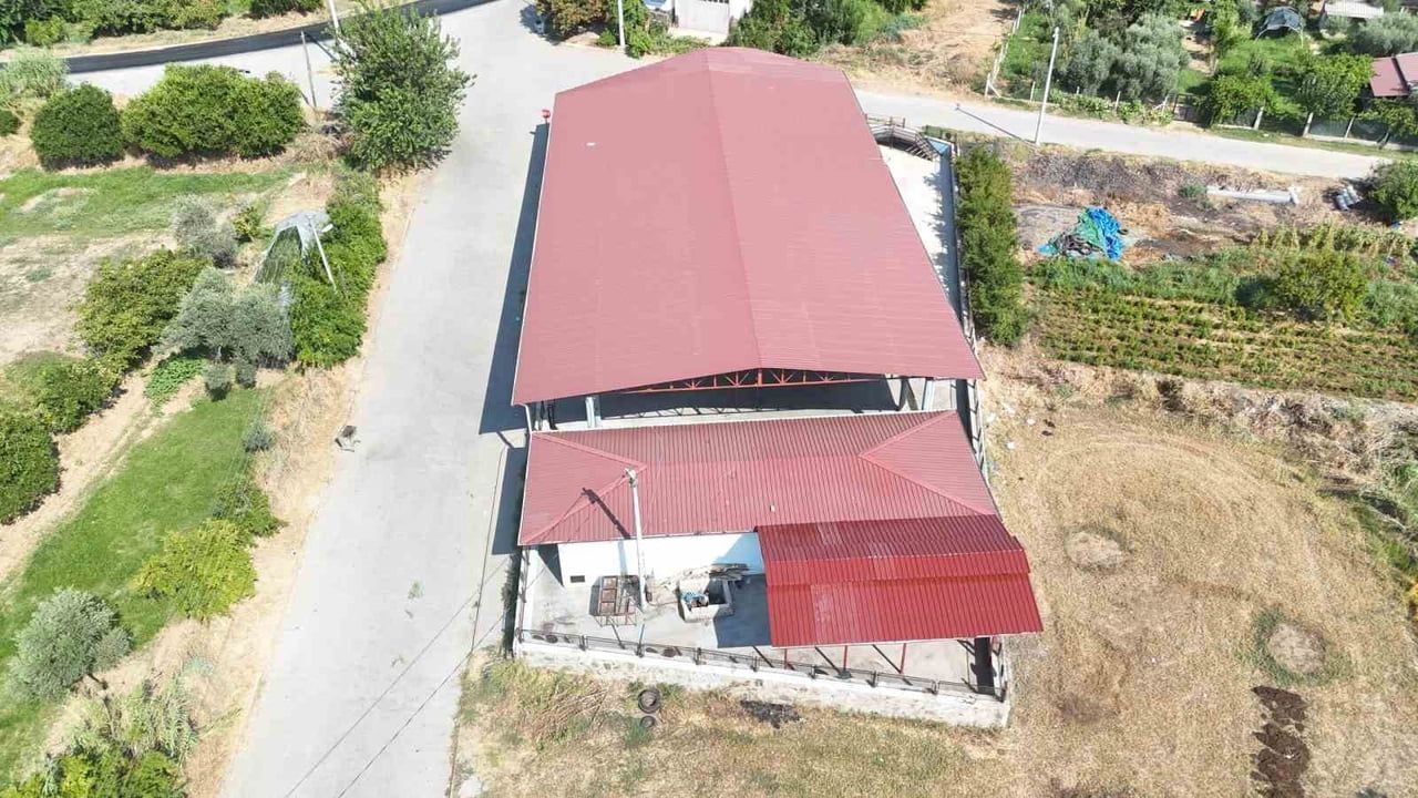 Nazilli'de mahalle buluşmasından hizmete: Arslanlı sosyal tesisinin çatı yenilendi