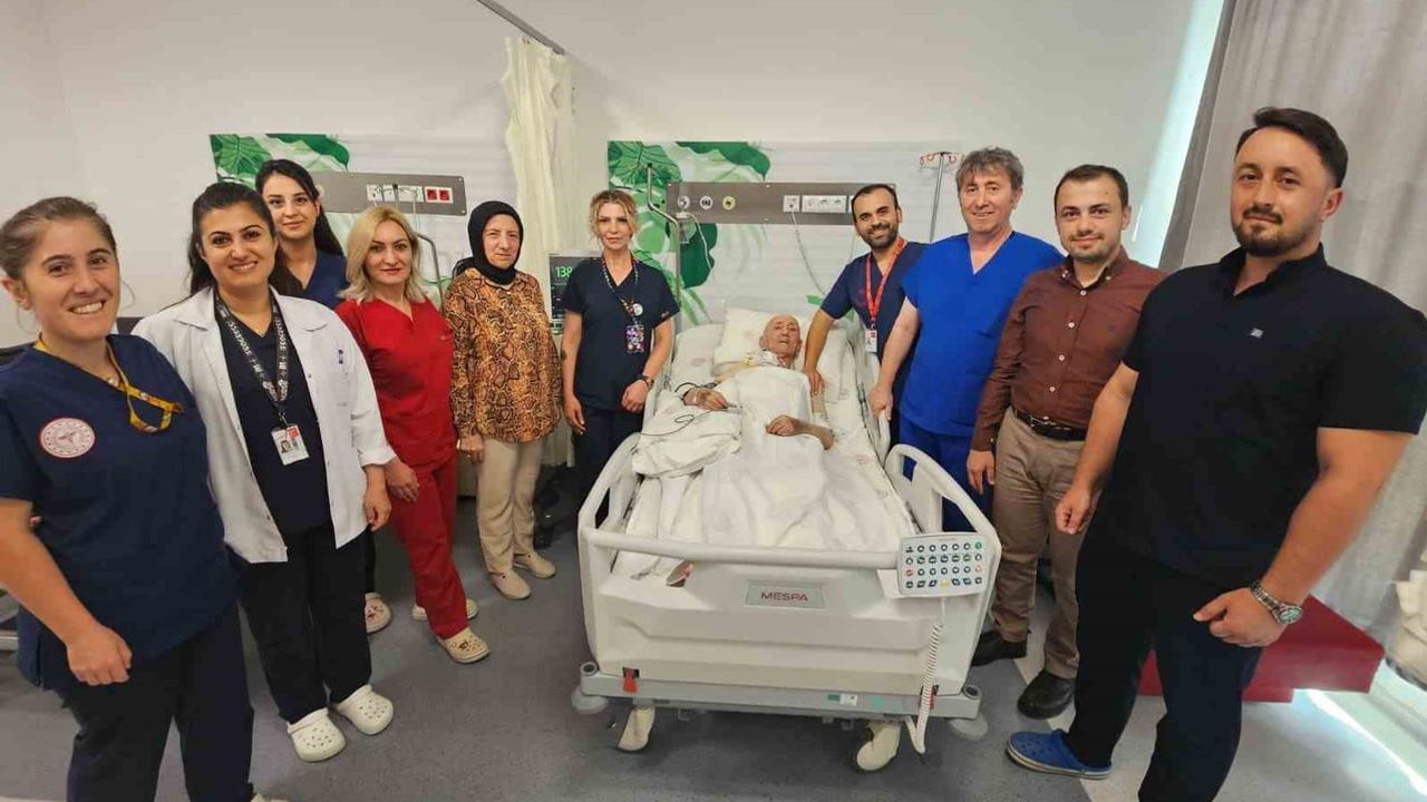Niğde Ömer Halisdemir'de ilk tevar başarısı: aort yırtılması kapalı yöntemle onarıldı