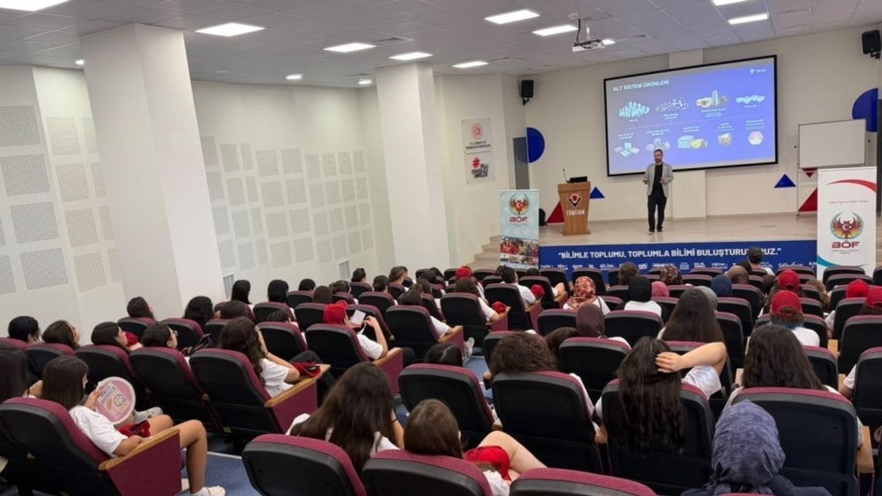 Niğdeli gençler Gebze'de bilimin izinde kampıyla geleceğe yöneldi