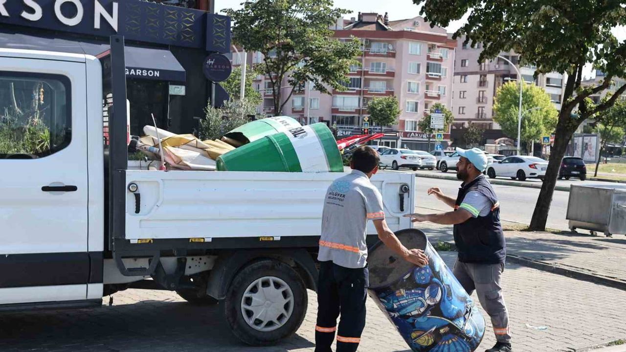 Nilüfer'de yayalara öncelik: reklam tabelası ve dubalar kaldırıldı