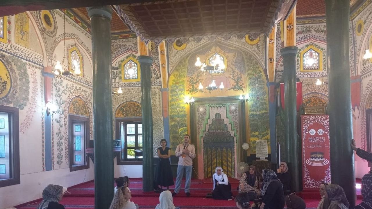 Okuma-yazma kursu kadınları Çivril'in doğasını keşfe çıktı