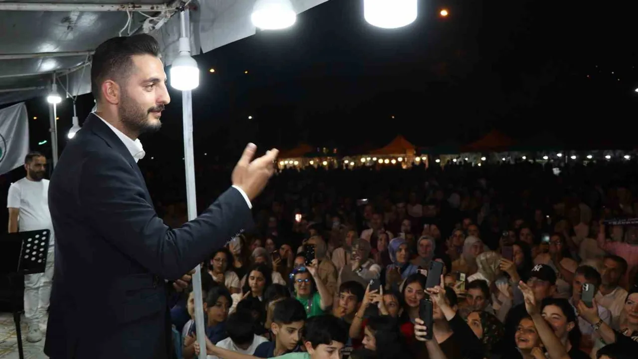 Oltu'da festival coşkusu konserle doruğa çıktı
