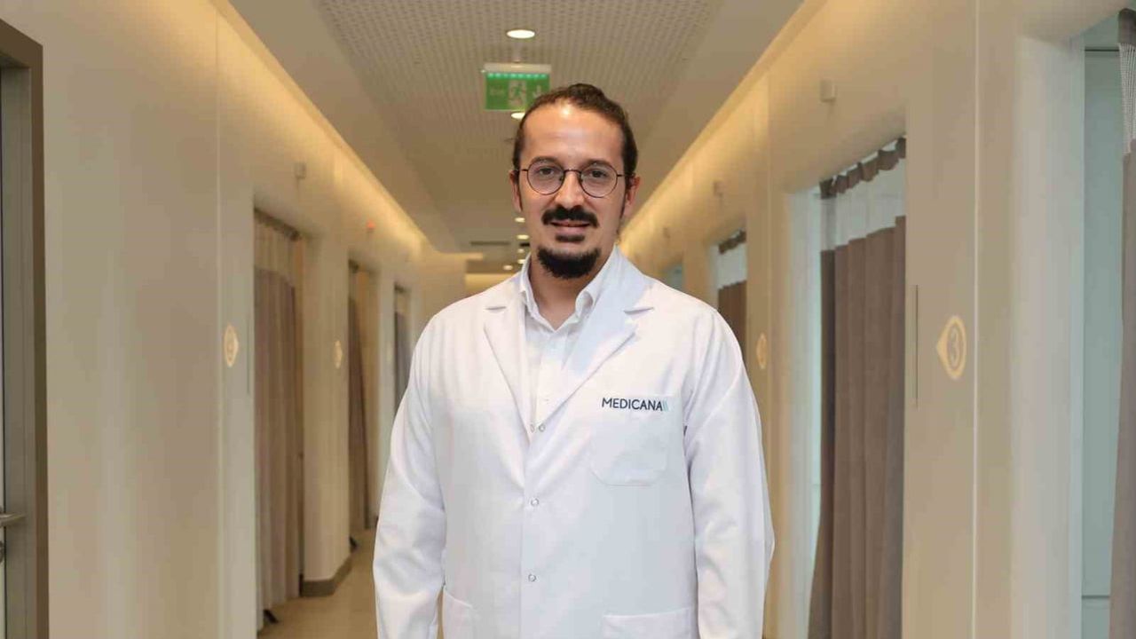 Omuz ağrıları sadece sporcuların değil masa başı çalışanların da sorunudur