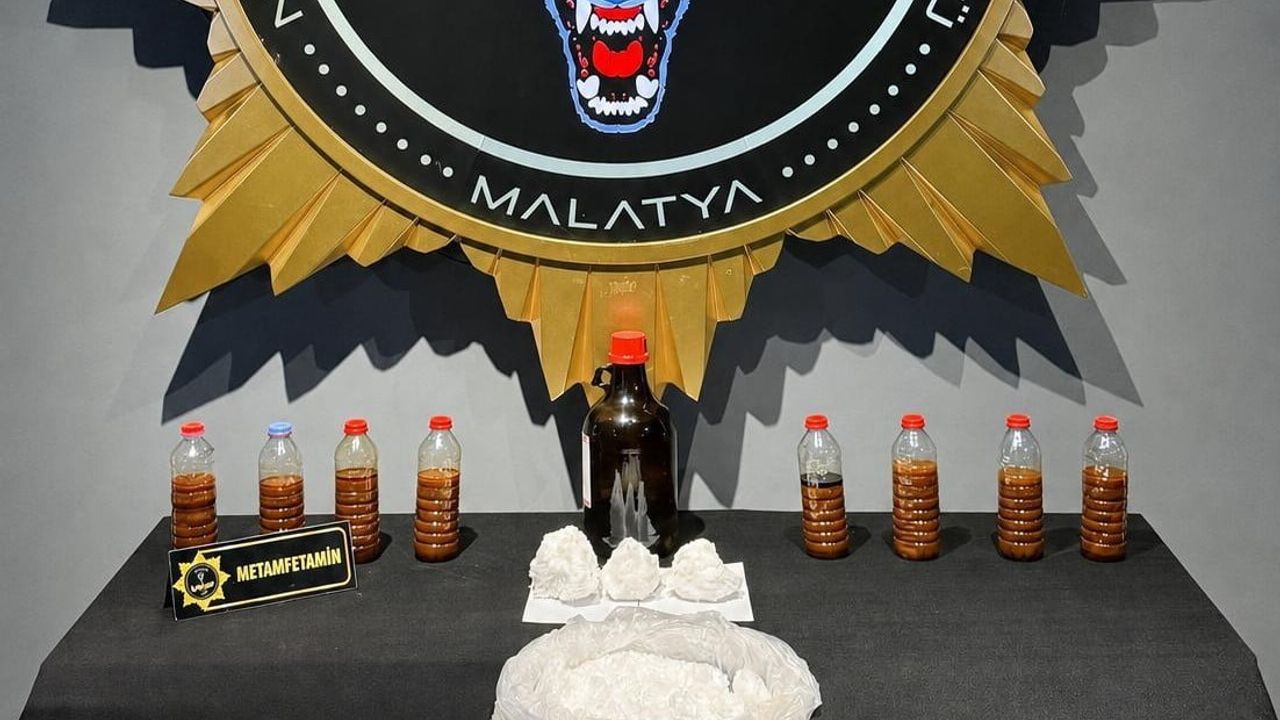Operasyonla durdurulan sevkiyat: Malatya'da katı ve sıvı metamfetamin ele geçirildi