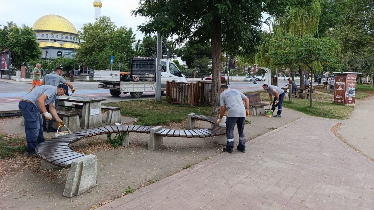 Ordu'da kent mobilyaları yerinde onarımla yenileniyor