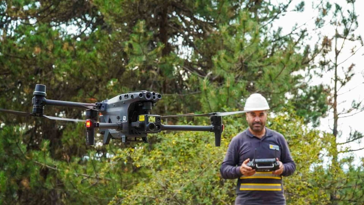 Ormanlık alanlarda şebeke güvenliği için drone ve dijital bakım atağı