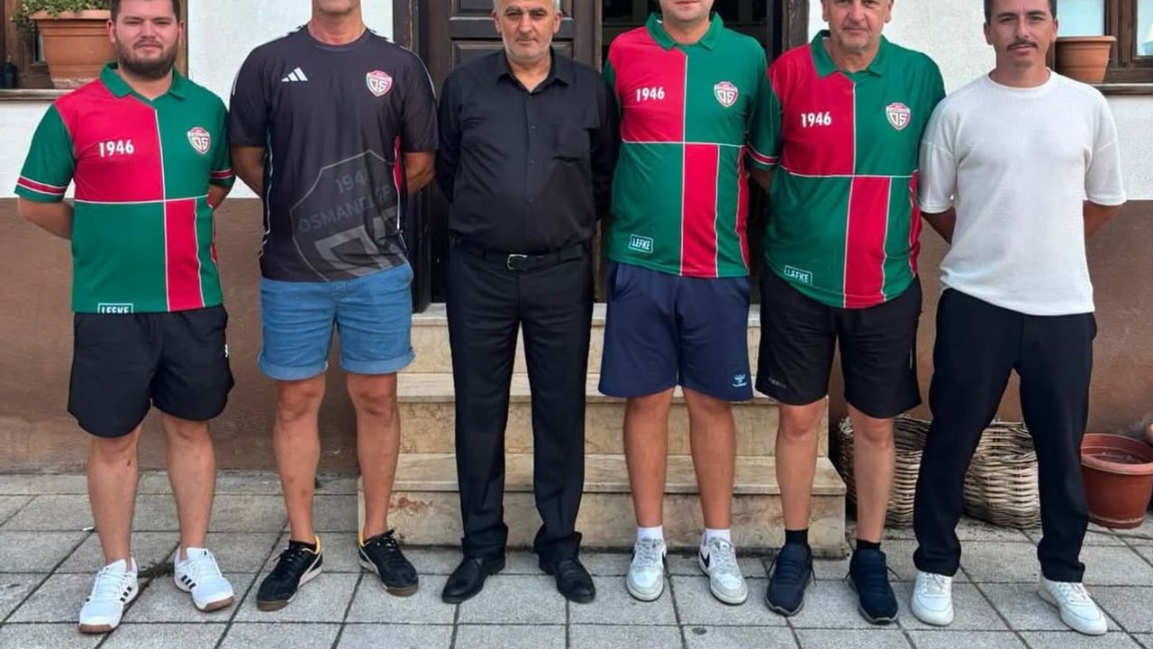 Osmanelispor şampiyon kadrosuyla yeni sezona hazırlanıyor
