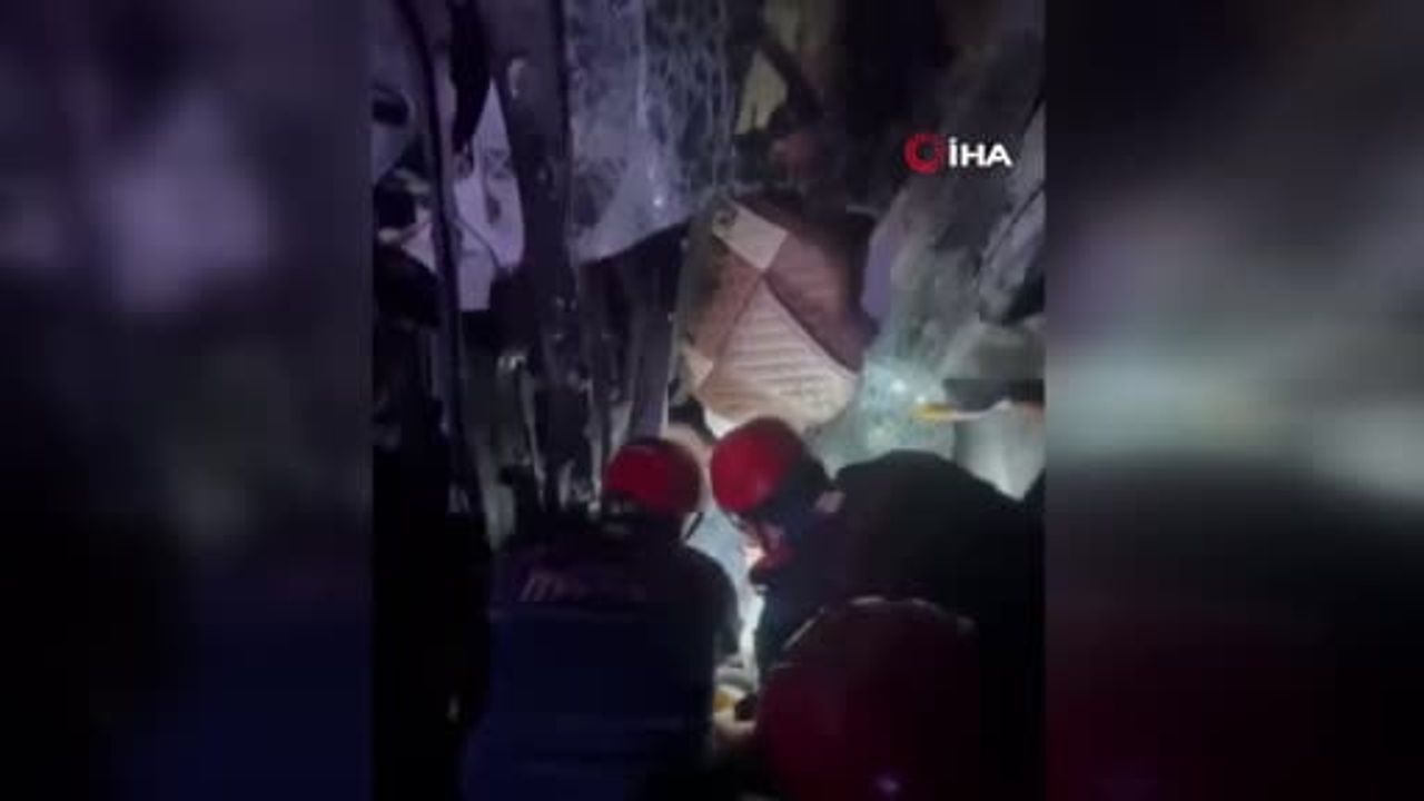 Osmaniye'de gece yarısı kaza: çekici dorsaya çarpıp devrildi, sürücü yaralandı