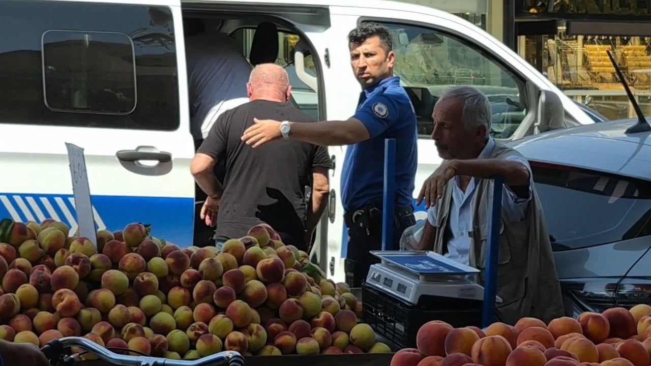 Oturakçı pazarı'nda tartışma kavgaya dönüştü: beş kişi darp edildi