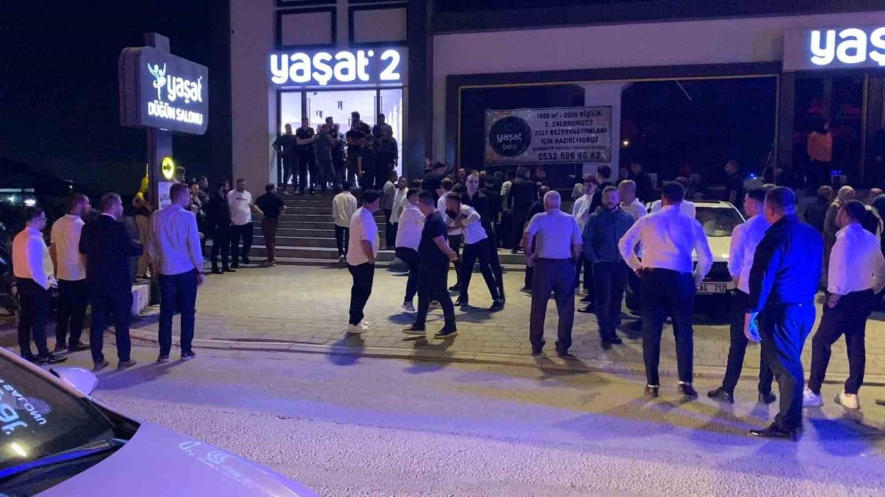 Oyun havası kavgası düğünü yarım bıraktı: 3 kişi bıçaklandı