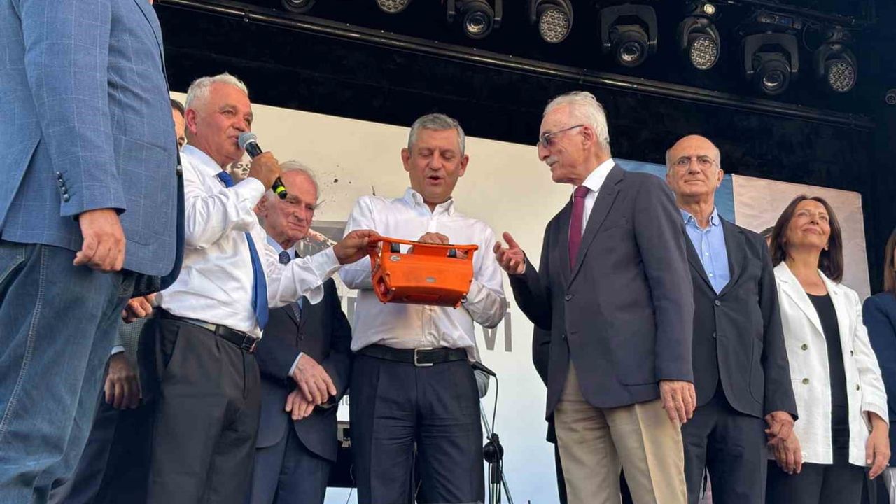 Özel Mamak'ta cemevi temelini attı ve yeni siyaset yolunu ilan etti