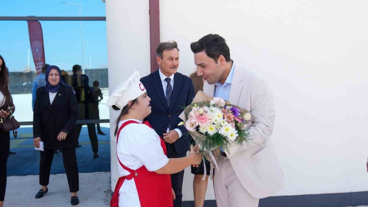 Özel şefler mutfağa giriyor: Down sendromlu bireylere aşçılık eğitimi