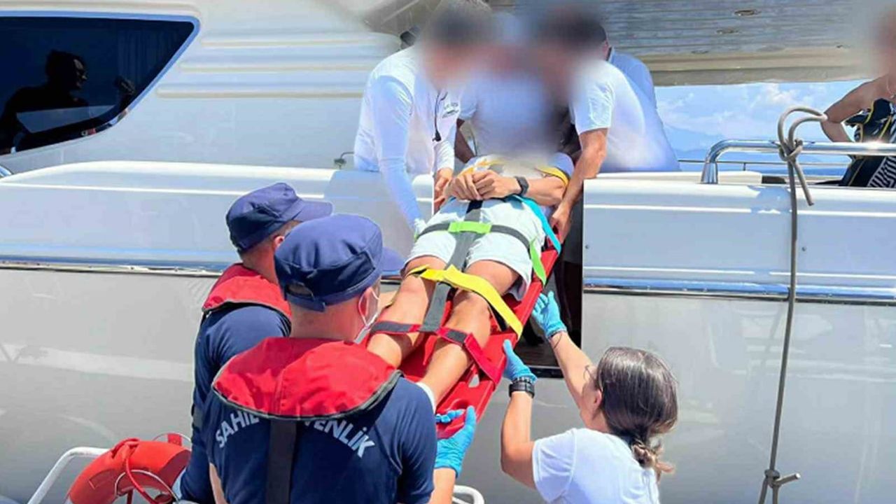 Özel teknede yaralanan vatandaş fethiye açıklarında 112'ye teslim edildi
