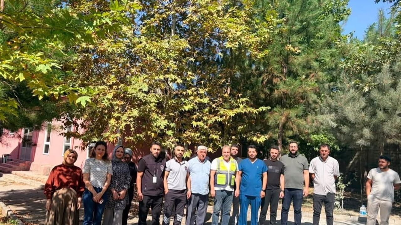 Palu'da sağlık çalışanlarına uygulamalı yangın güvenliği eğitimi