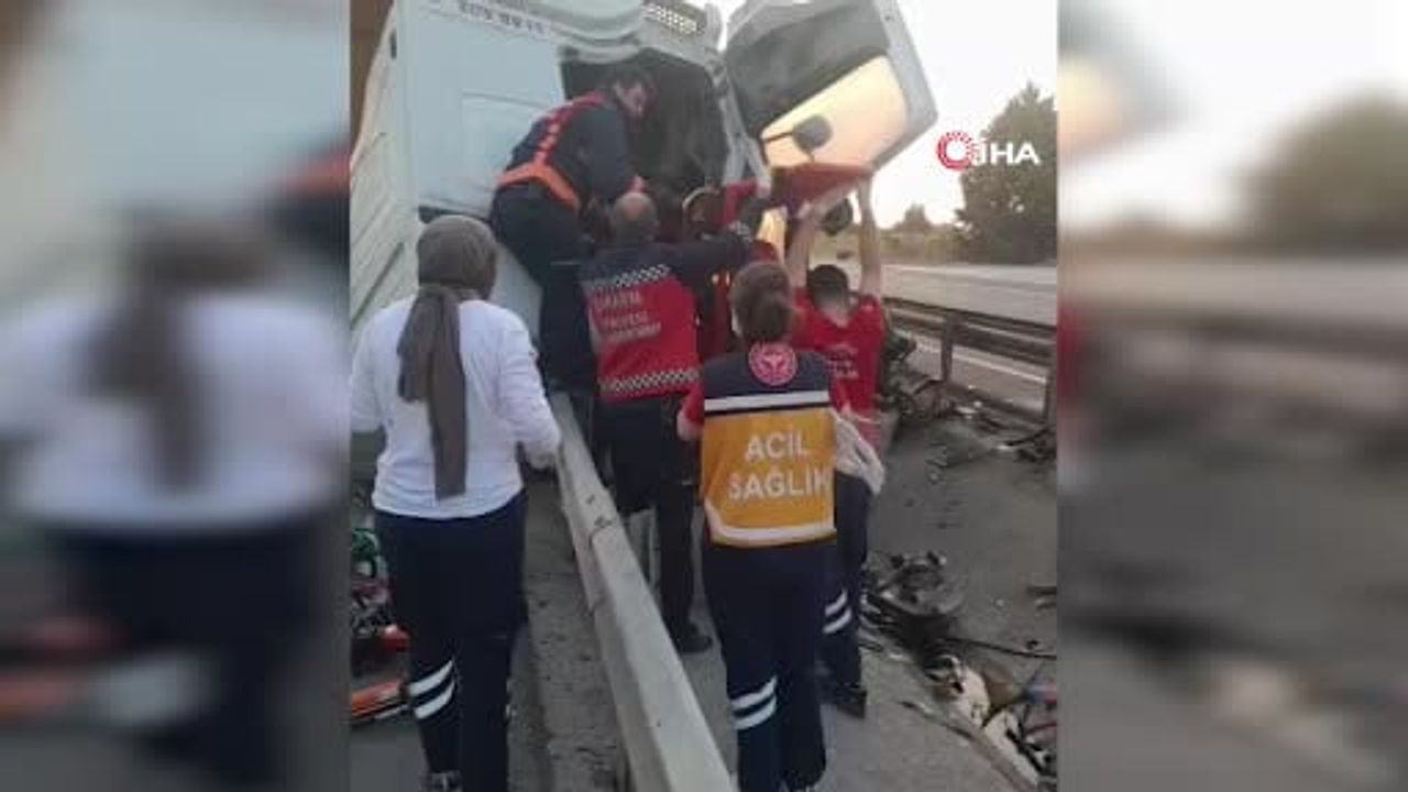 Pamukova'da hafriyat tırı kontrolden çıktı, bir yolcu yaşamını yitirdi