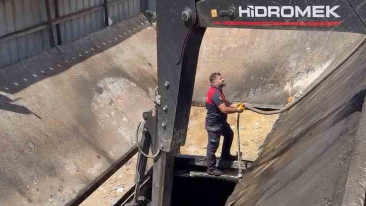 Park halindeki belediye dorsesi Hamzalı'da alev aldı