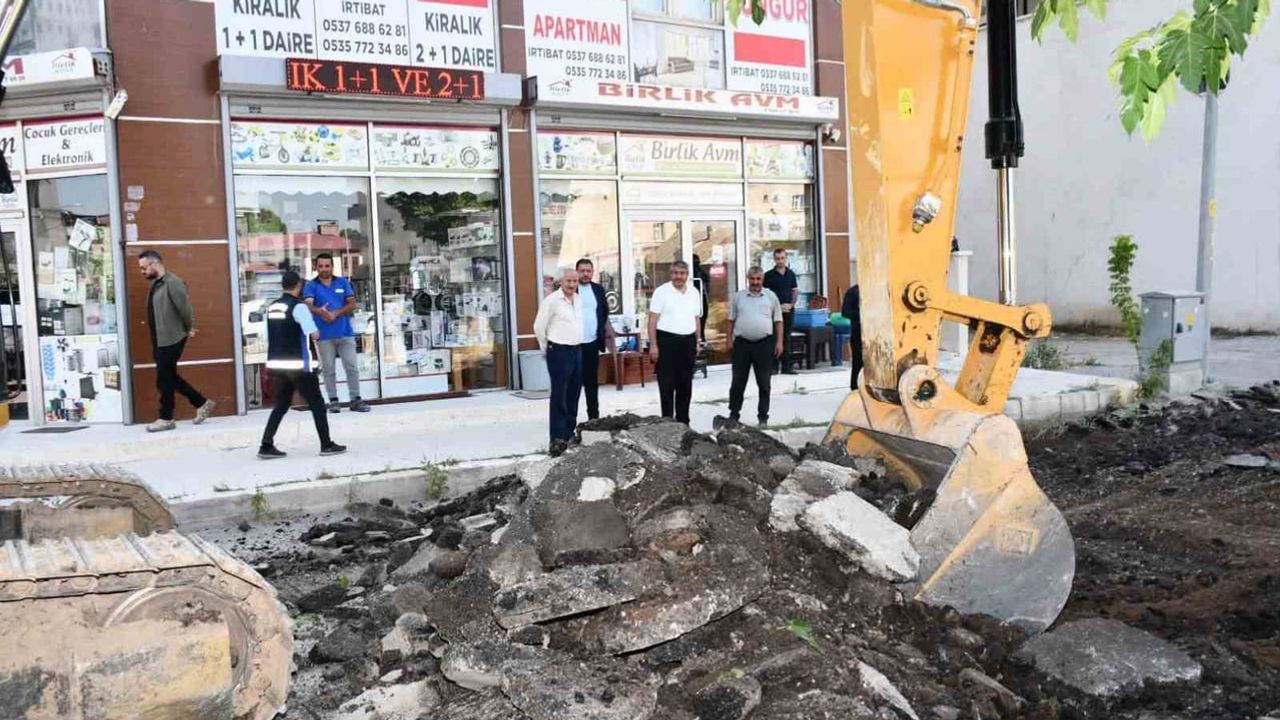 Patnos'ta ulaşımı iyileştirme hamlesi: Said Nursi Caddesi zemin çalışmaları başladı