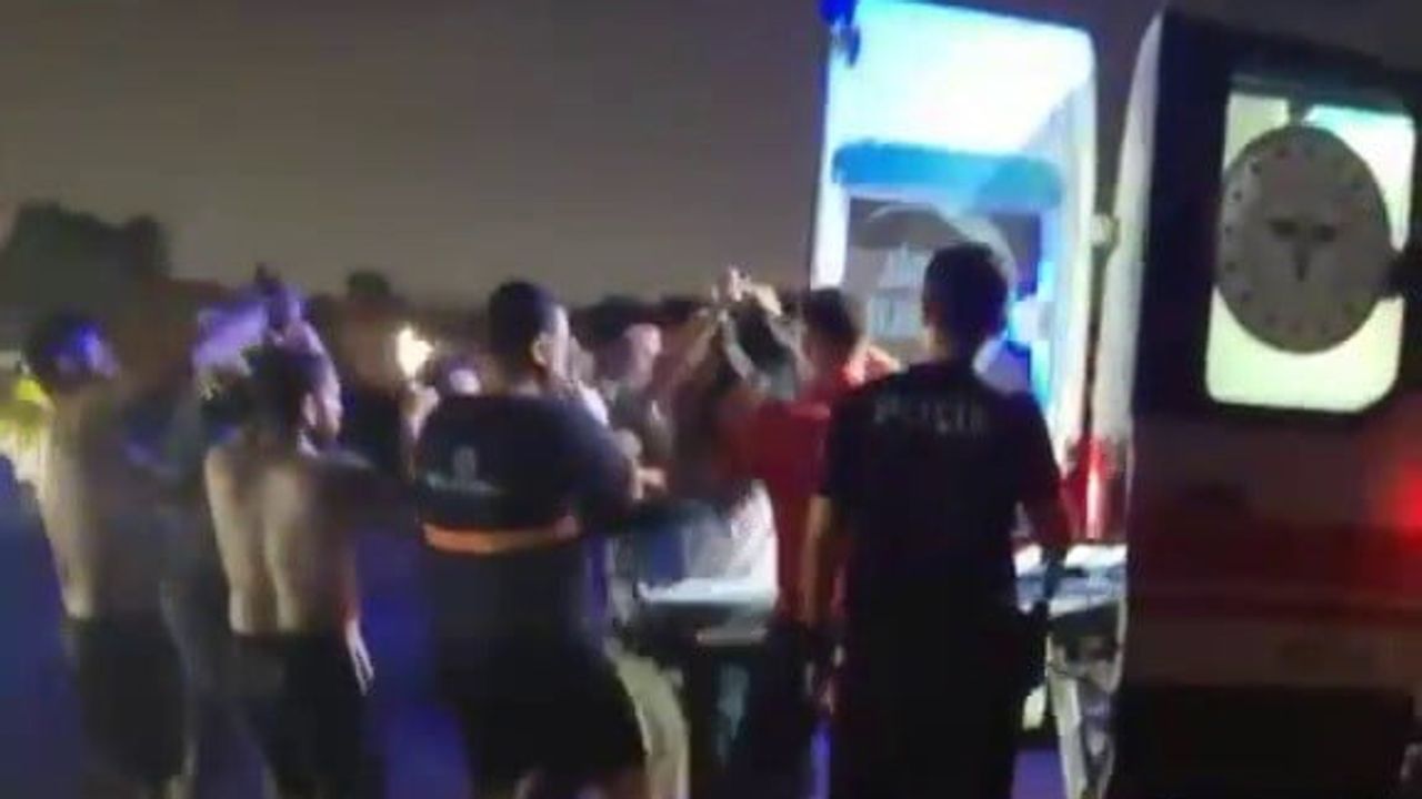 Payas sahilinde vatandaşların müdahalesiyle kurtarılan kişi hastaneye kaldırıldı