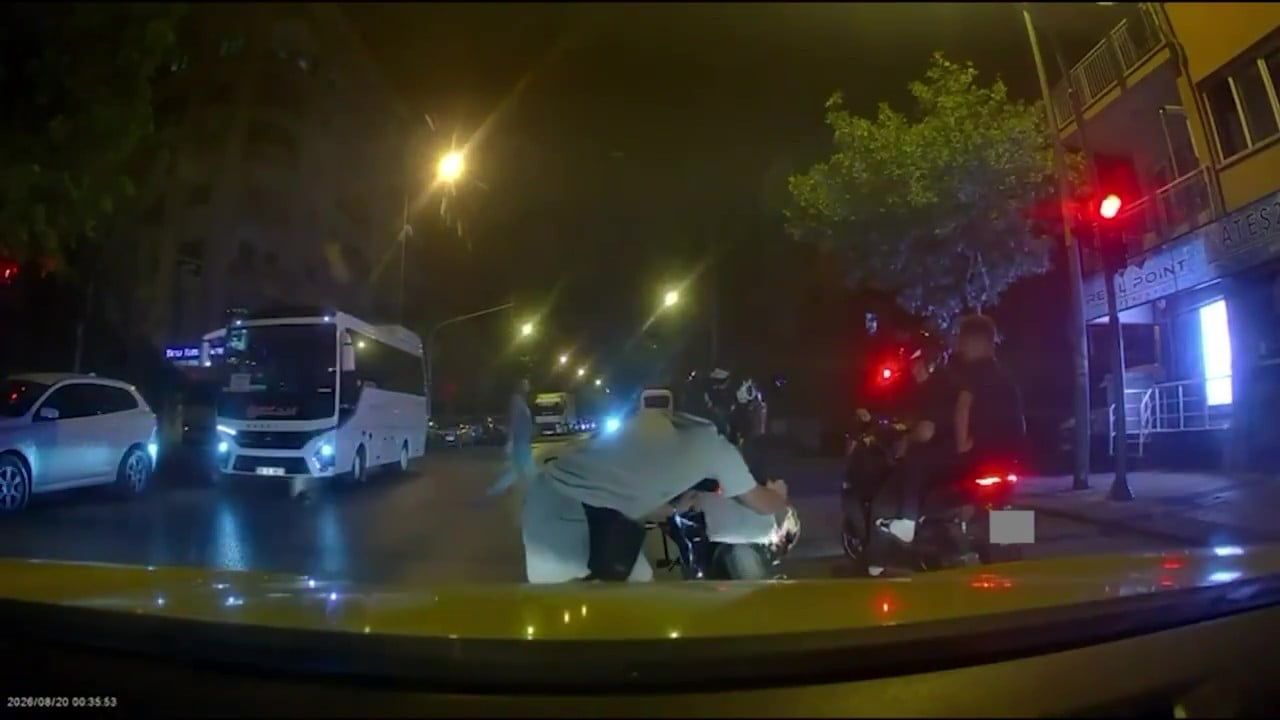 Plakasını bezle kapatıp kırmızı ışığı geçen sürücüye 145 bin lira ceza