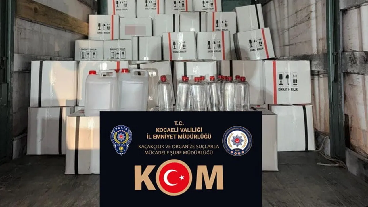 Polis ekipleri Körfez'de 2 bin 400 litre etil alkol ele geçirdi
